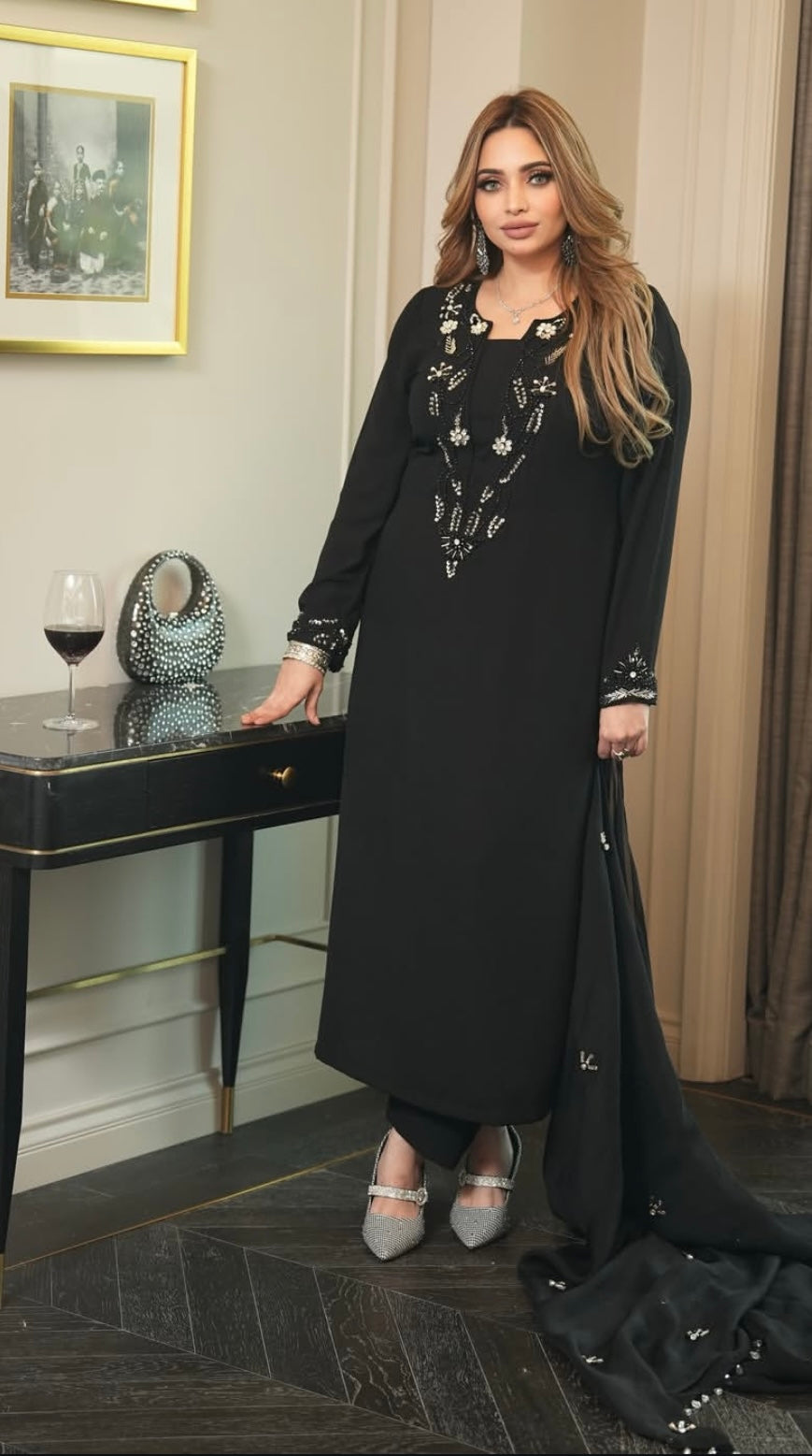 This elegant black long Kamiz dress