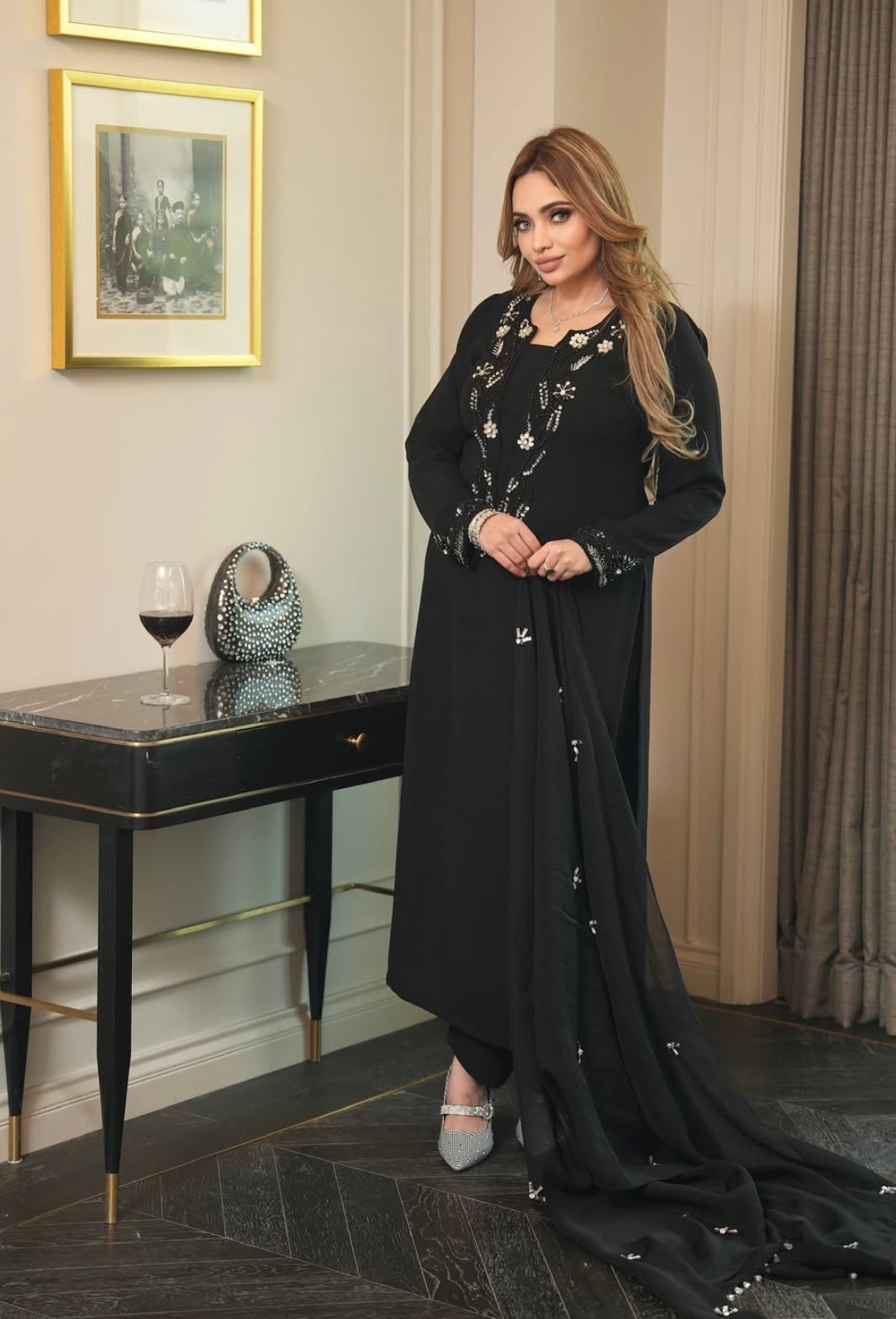 This elegant black long Kamiz dress