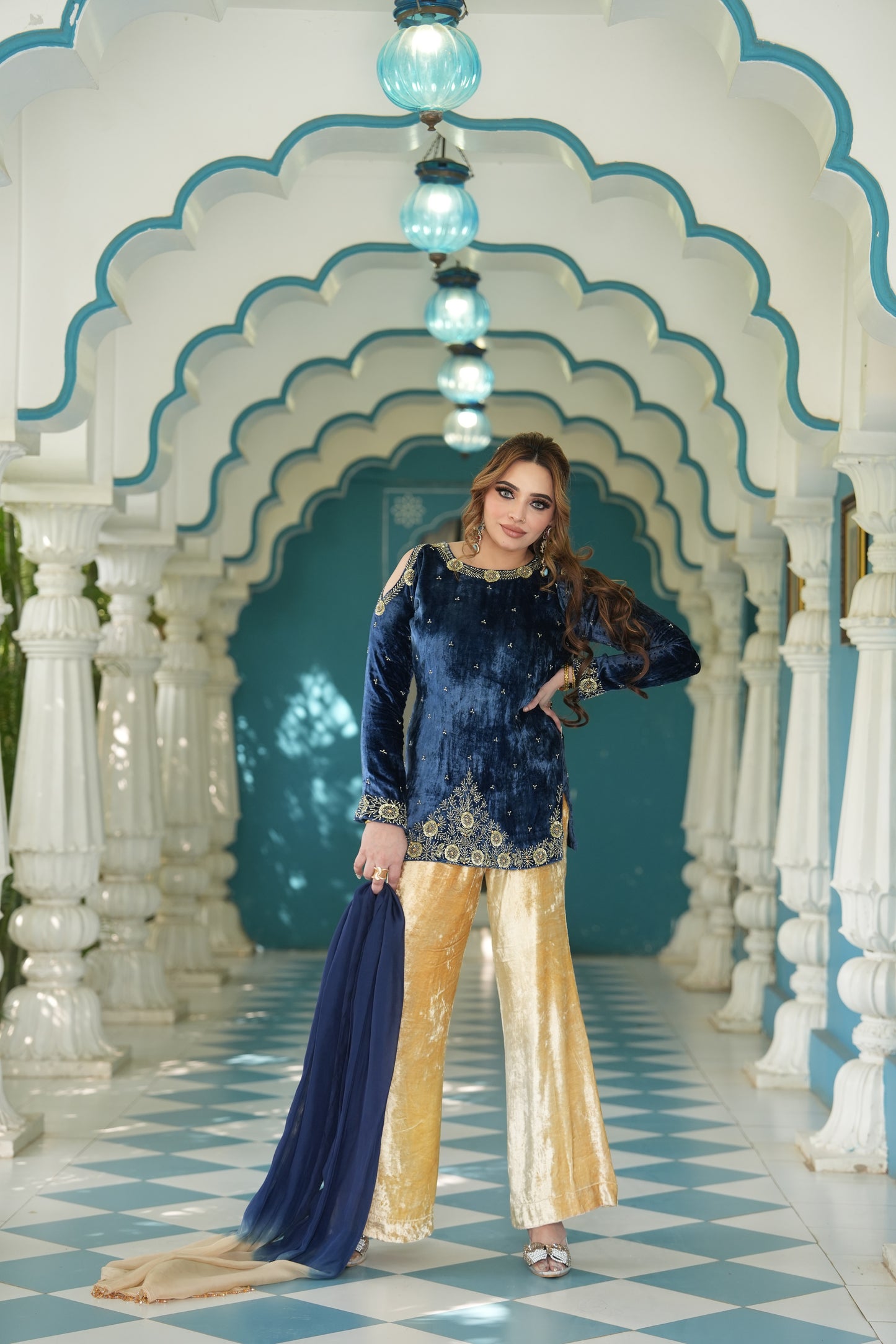 Midnight &Gold Majesty ✨